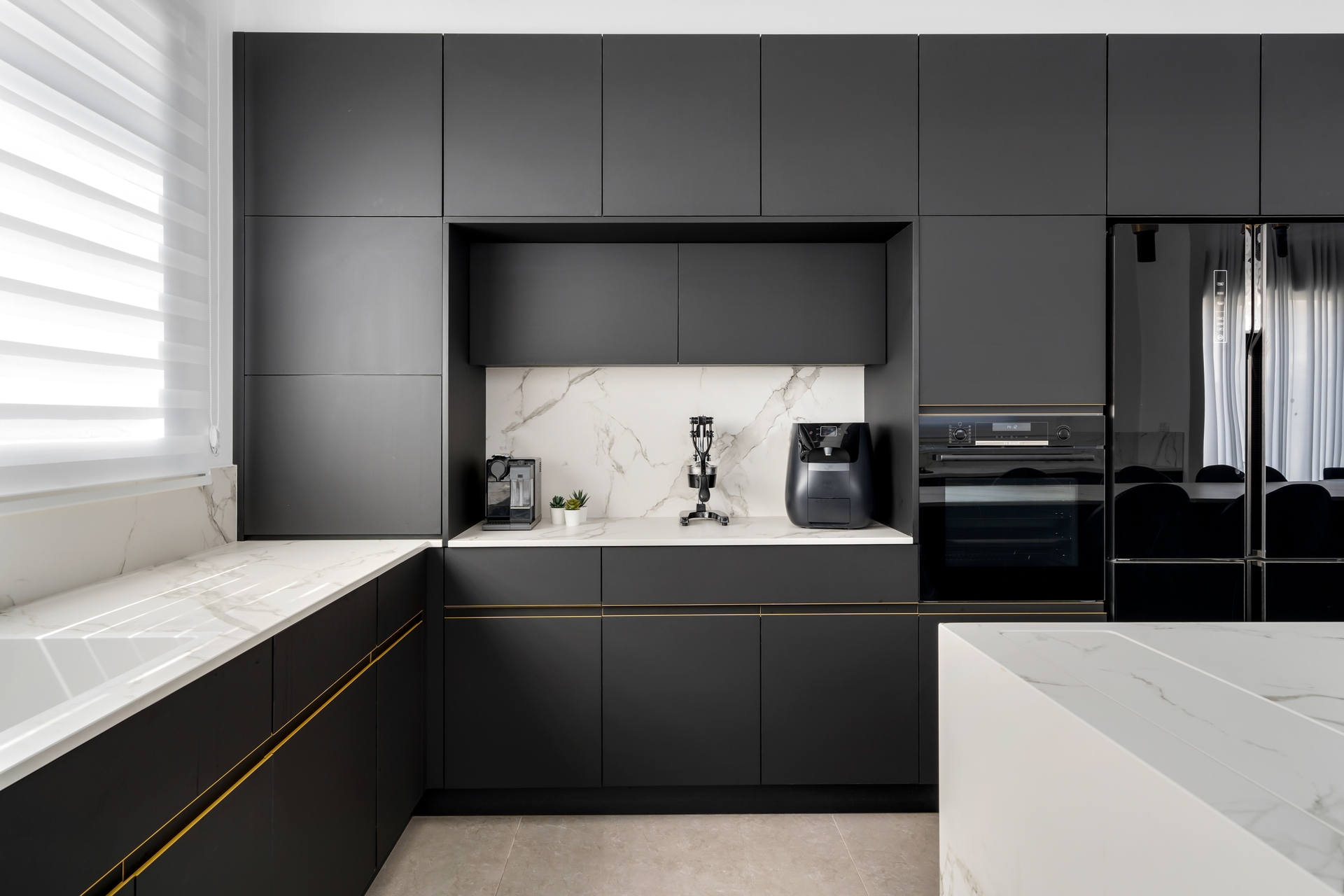 דלתות לארונות מטבח ורהיטים מבית | בלורן ייבוא ושיווק פרזול בלורן דלתות לארונות מטבח ורהיטים מבית | בלורן ייבוא ושיווק פרזול בלורן