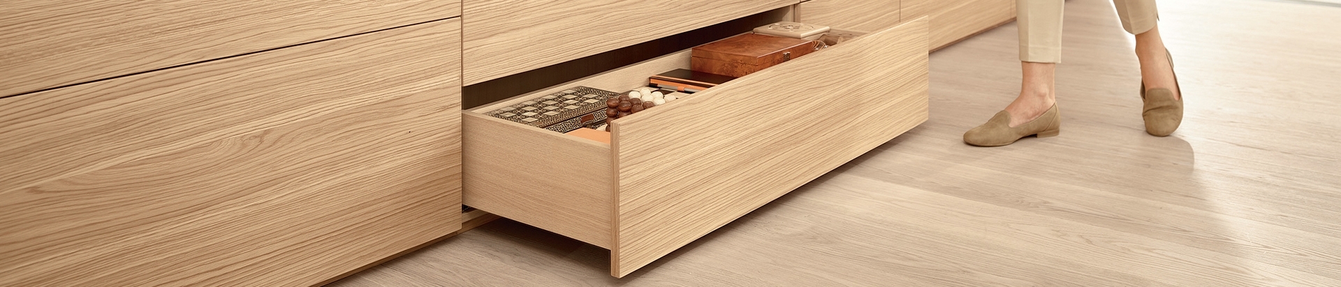 פתרונות פרזול ועיצוב למשרד הביתי - בלורן מוצרי פרזול איכותיים