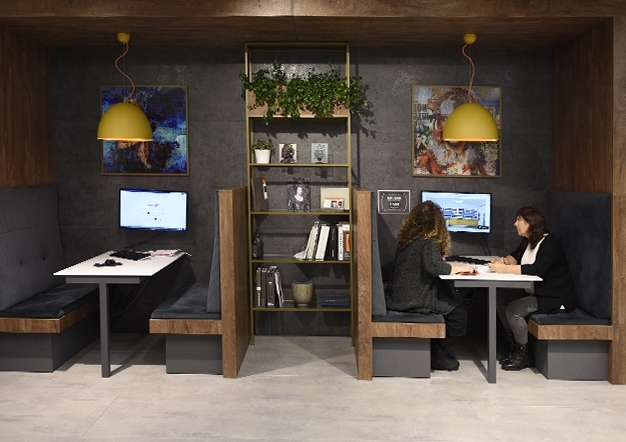 חללי עבודה ותצוגה לאדריכלים | בלורן פרזול