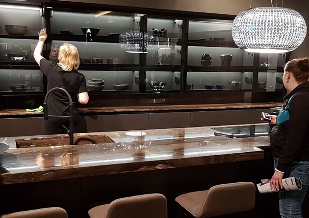 חללי עבודה ותצוגה לאדריכלים | בלורן פרזול