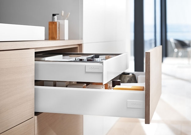 פתרונות פרזול ועיצוב לחדר האמבטיה - בלורן מוצרי פרזול איכותיים