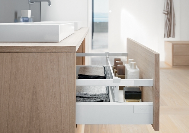 פתרונות פרזול ועיצוב לחדר האמבטיה - בלורן מוצרי פרזול איכותיים