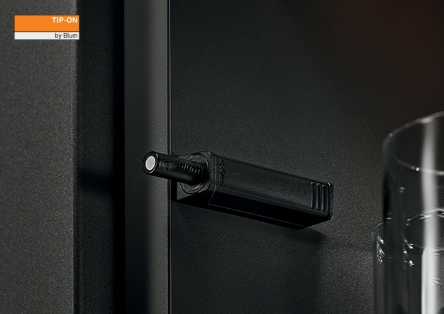 צירים למטבח, צירי BLUM לדלתות מטבח | בלורן מוצרי פרזול איכותיים צירים למטבח, צירי BLUM לדלתות מטבח | בלורן מוצרי פרזול איכותיים