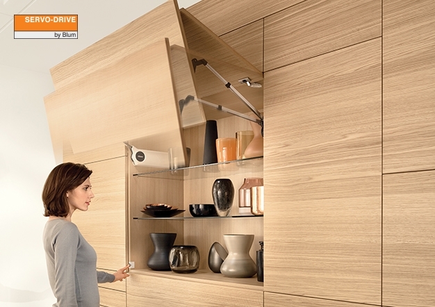 פתיחה ללא ידיות - רעיון עיצובי חדש מבית Blum - בלורן מוצרי פרזול איכותיים פתיחה ללא ידיות - רעיון עיצובי חדש מבית Blum - בלורן מוצרי פרזול איכותיים