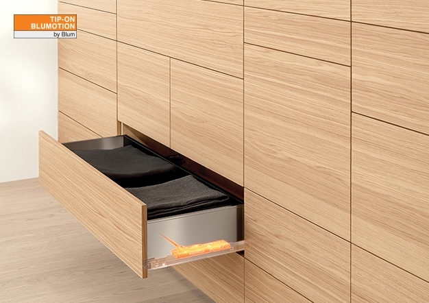 פתיחה ללא ידיות - רעיון עיצובי חדש מבית Blum - בלורן מוצרי פרזול איכותיים פתיחה ללא ידיות - רעיון עיצובי חדש מבית Blum - בלורן מוצרי פרזול איכותיים