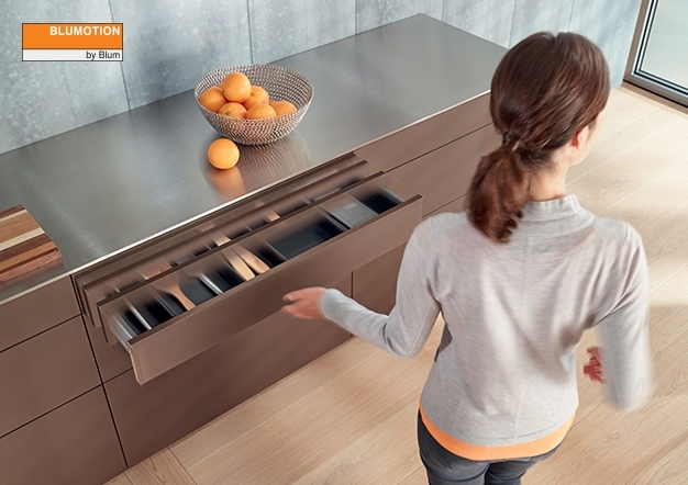 פתיחה ללא ידיות - רעיון עיצובי חדש מבית Blum - בלורן מוצרי פרזול איכותיים פתיחה ללא ידיות - רעיון עיצובי חדש מבית Blum - בלורן מוצרי פרזול איכותיים