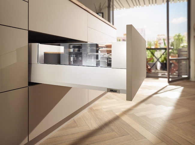 קלפות למטבח של Blum