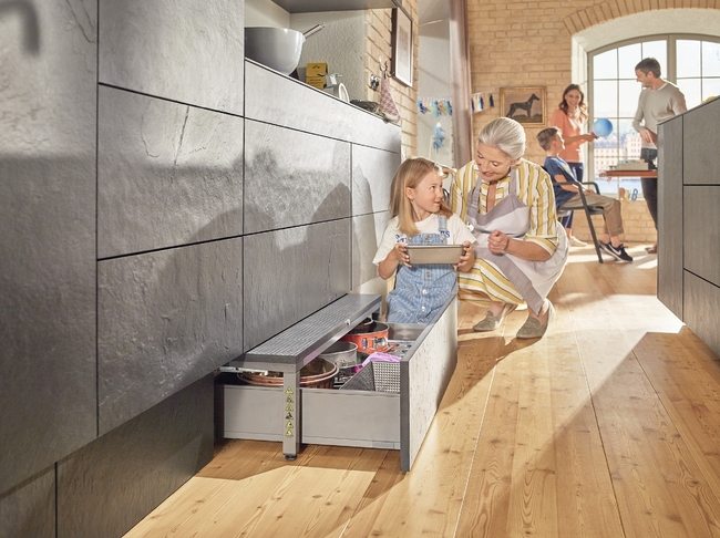 מגירת מדרגה למטבח מגירת מדרגה למטבח