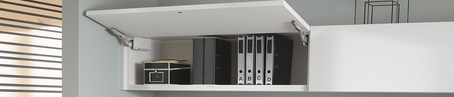 ארונות למשרד - מגוון פתרונות הפרזול לפתיחה וסגירה של ארונות משרדיים | בלורן פרזול