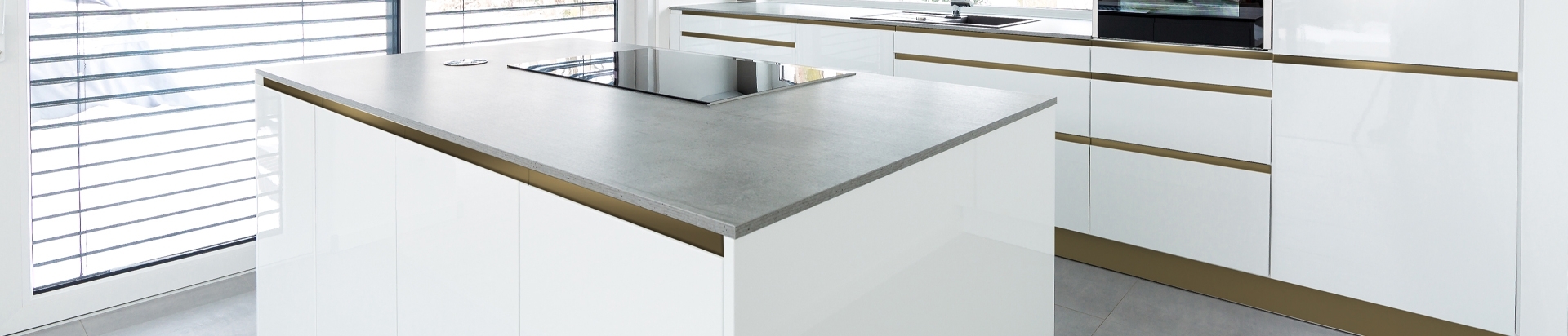 סוקלים לארונות מטבח | בלורן ייבוא ושיווק פרזול סוקלים לארונות מטבח | בלורן ייבוא ושיווק פרזול