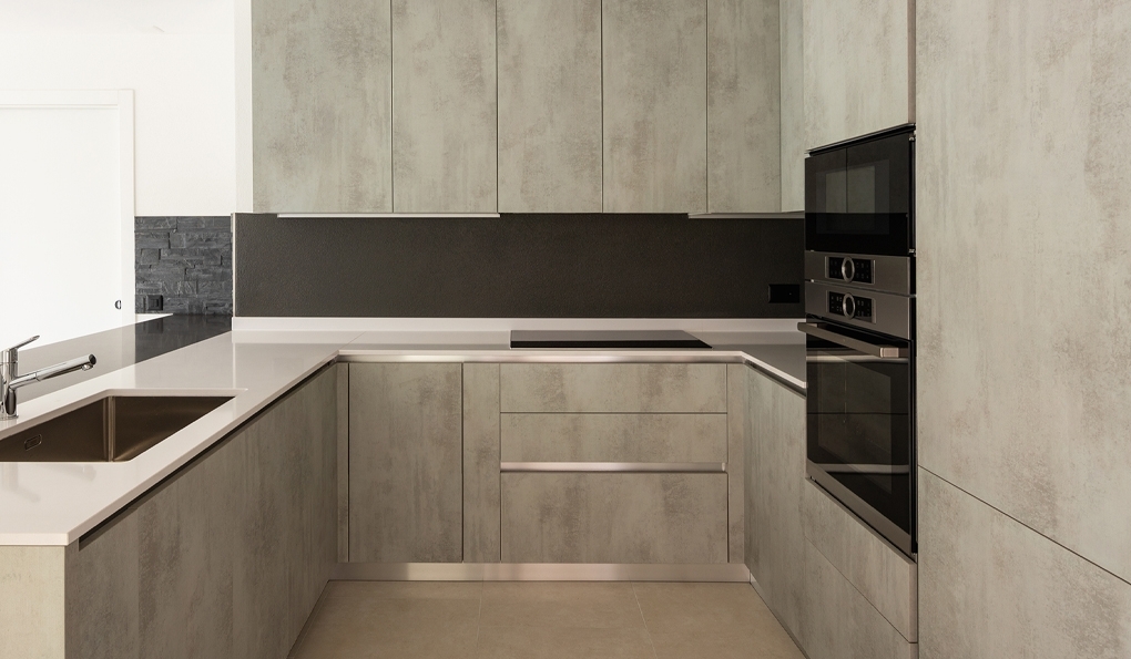 סוקלים לארונות מטבח | בלורן ייבוא ושיווק פרזול סוקלים לארונות מטבח | בלורן ייבוא ושיווק פרזול