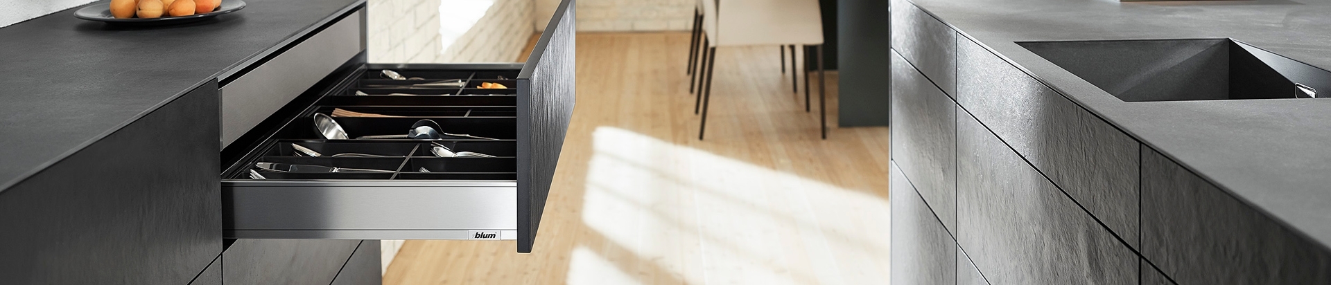 מגירות לגראבוקס (LEGRABOX) למטבח מבית Blum | בלורן מוצרי פרזול איכותיים למטבח