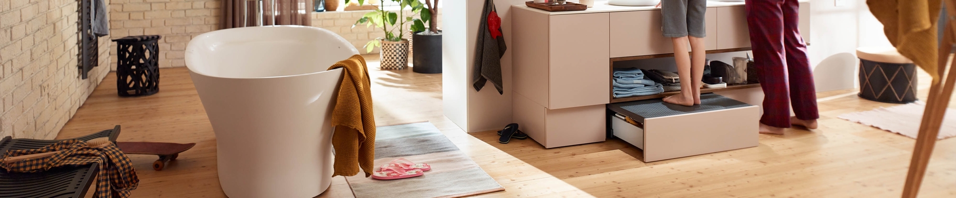 מגירת מדרגה ספייס סטפ (SPACE STEP) למטבח | בלורן יבוא ושיווק פרזול