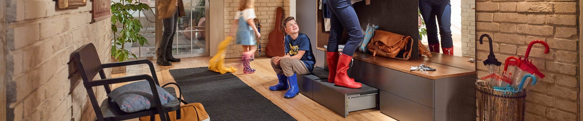 מגירת מדרגה ספייס סטפ (SPACE STEP) למטבח | בלורן יבוא ושיווק פרזול