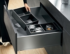 פתרונות אחסון לסידור מגירות Blum